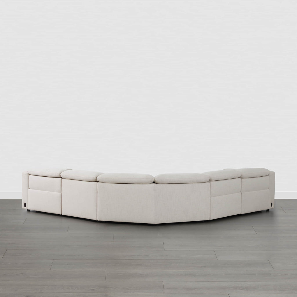 Canapé d'angle inclinable à 5 places Oliver, avec accoudoirs intégrés et appuie-têtes électriques.