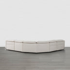 Canapé d'angle inclinable à 5 places Oliver, avec accoudoirs intégrés et appuie-têtes électriques.