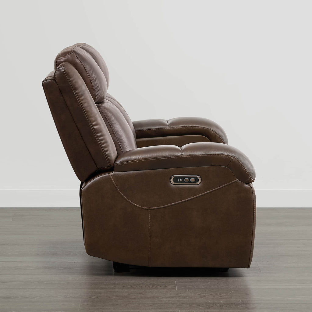 Canapé inclinable électrique Isaac en cuir véritable, avec dossier basculant électrique, pour installation contre un mur.