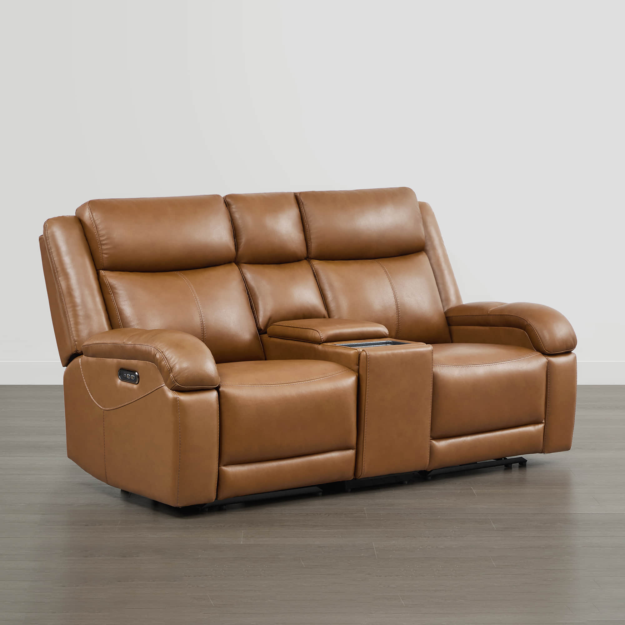 Canapé inclinable électrique Isaac en cuir véritable, avec dossier basculant électrique, pour installation contre un mur.