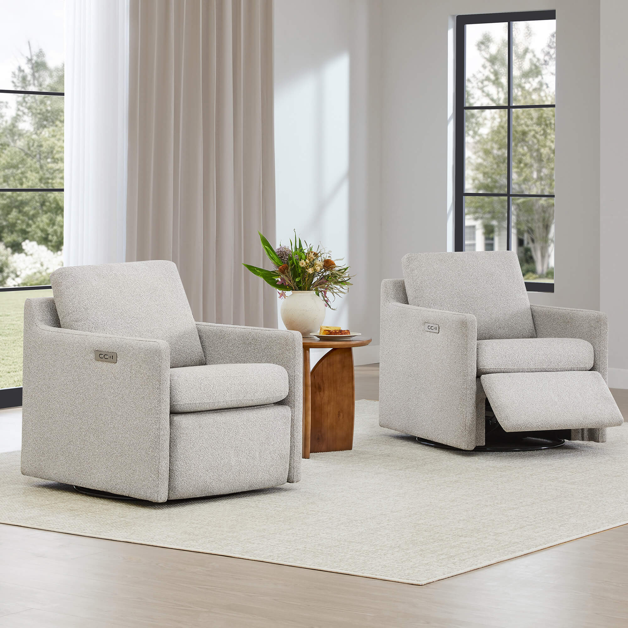 Henry Swivel Accent Chair with Electric Footrests & Charging Ports